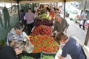 Ferias de hortalizas beneficiaron a más de 500 mil baruteños en 2013