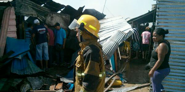 Incendio en Aragua dejó a 71 personas afectadas (Fotos)