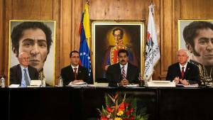 ABC: El chavismo impone su cerco rojo a la prensa crítica