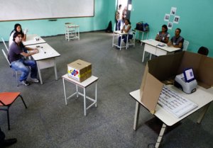 Instaladas al 100% las mesas electorales en el Zulia