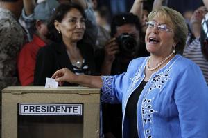 Michelle Bachelet: En democracia gana el que tiene más votos (Foto)