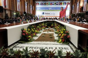 Bozal de arepota: Interés por petróleo en Petrocaribe socava esfuerzo de OEA por supervisar parlamentarias