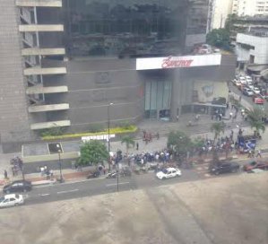 Reportan tiroteo en la avenida Francisco de Miranda (Fotos + Video)