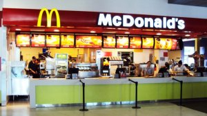 Empleada de McDonald’s vendía heroína en la “cajita feliz”