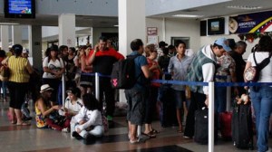 Aeropuerto de Margarita movilizará miles de fanáticos para la Serie del Caribe 2014