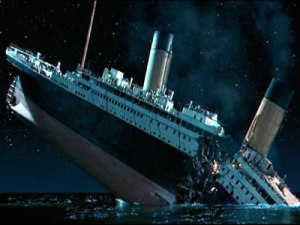 Oficial del Titanic minimizó el desastre para concretar el pago del seguro