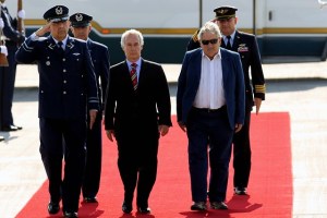 Mujica viaja a cumbre de Celac con mira en proceso de paz de Colombia