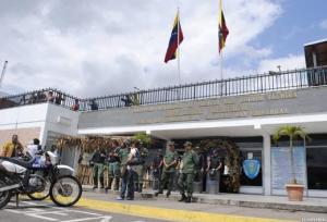 Privados de libertad tomaron como rehenes a policías en el Táchira