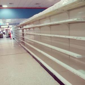 Reportan desabastecimiento en supermercado de Aragua (Foto)