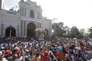 Capriles pide a la Divina Pastora que Venezuela le gane la batalla a la violencia