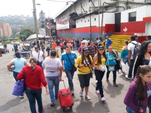 Comienza retorno de viajeros por terminal de La Bandera (Fotos)