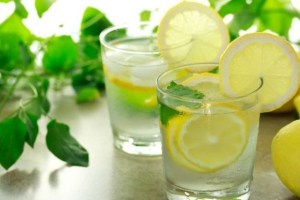 Diez razones para beber agua con limón cada mañana