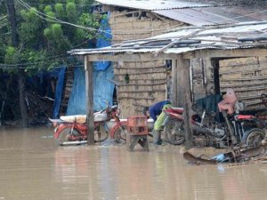 Intensas lluvias dejan 40 muertos y 20 mil familias damnificadas en Bolivia