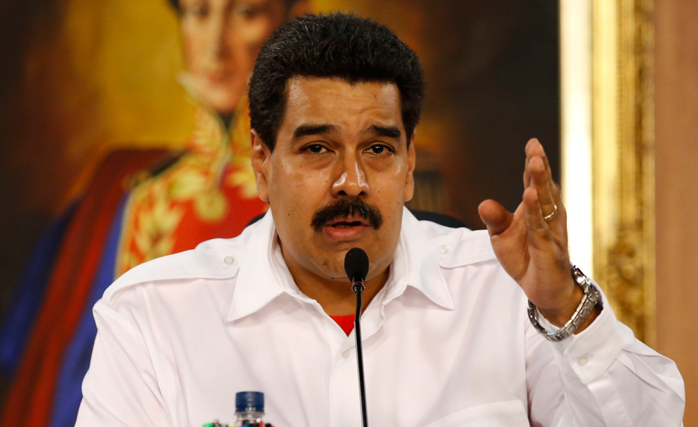 Maduro pide mayor eficiencia y compromiso a los ministros y viceministros