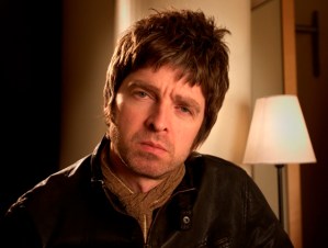 Noel Gallagher se burla de los videos de Oasis