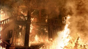 Hombre arriesga su vida ante el fuego para salvar su nuevo Xbox