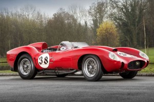 Vendieron esta Ferrari de 1957 (que corrió en Venezuela) por el módico precio de… ¡40 millones de dólares!