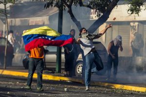 Londres condena la violencia en Venezuela y pide diálogo