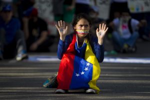 La UE condena el uso de la violencia por “todas las partes” en Venezuela