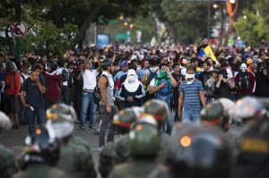 LA OPOSICIÓN SE MANIFIESTA Y TODOS RECHAZAN LA VIOLENCIA EN VENEZUELA