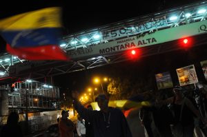 Manifestantes intentan llegar hasta Ramo Verde para acompañar a Leopoldo López (Fotos)