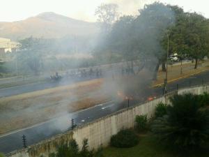 Reportan barricadas en varios sectores de Carabobo (Fotos)