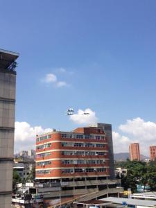 Aviones militares sobrevolaron Caracas (Fotos)
