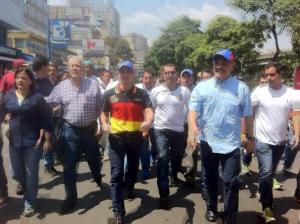 Capriles rumbo a la marcha (Foto)