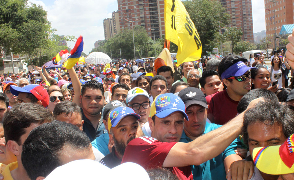 Capriles en la marcha de este 12F (Fotos)