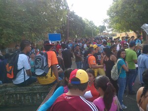Estudiantes de Ciudad Bolívar toman las calles (Fotos)