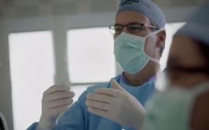 Médico utiliza un Kinect para una operación (Video)