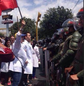 Gremio médico sale a protestar en Maracay (Fotos)