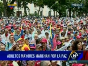 Adultos mayores marchan por la paz en la Plaza Bolívar de Caracas