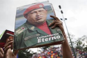 A un año de la muerte de Chávez, la economía lucha con una pesada herencia