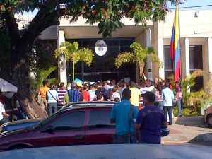 Así amaneció el consulado de Colombia en Maracaibo (Fotos)