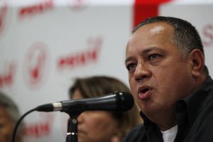 Cabello dice que oposición conspira dirigida por EEUU con base en Colombia