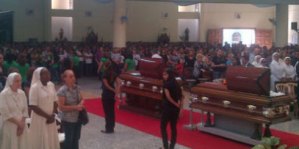 Realizan funeral de los dos sacerdotes asesinados en Carabobo