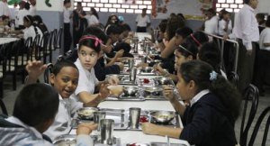 Suspenderán Programa de Alimentación Escolar por deuda del Ministerio