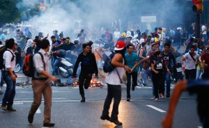 París confía en que la visita de Unasur a Venezuela abra la vía al diálogo