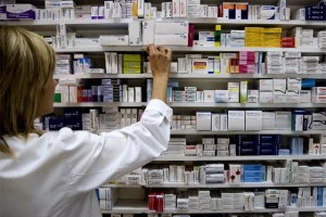 Consumidores argentinos denuncian sobreprecios en medicamentos de hasta 50%