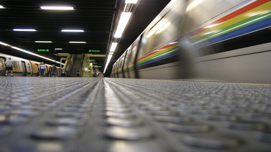 Usuarios reportan lentitud en líneas 1 y 2 del Metro