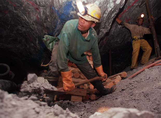 Unos 200 mineros atrapados en una explotación ilegal cerca de Johannesburgo