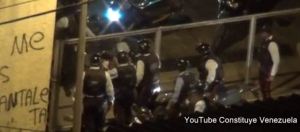 Impactante brutalidad policial en Maracay contra manifestantes (Video)