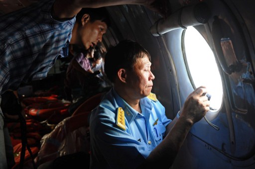 Hallan frente a las costas de Vietnam posibles restos del avión malasio desaparecido