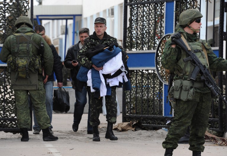 HRW denuncia a Rusia por obligar a crimeos a cumplir el servicio militar
