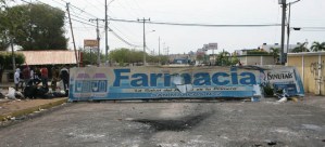 A tiros intentan derribar barricada en Maracaibo
