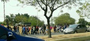 Estudiantes marchan por la C-1 de Maracaibo este 21M