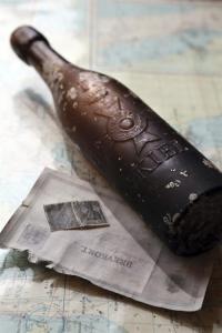 Hallan mensaje en la botella más antigua del mundo