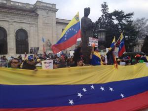 Venezolanos exigen transparencia a las puertas de la OEA en Washington (Fotos)