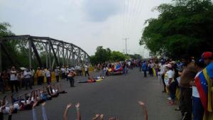 Así se desarrolla la marcha de la Panamericana Mérida-Zulia (Fotos)
